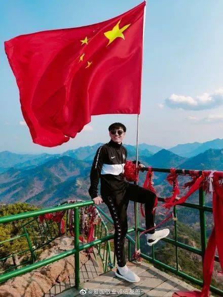 大禹治水,是坐上船挖泥,还是泡在水里挖泥